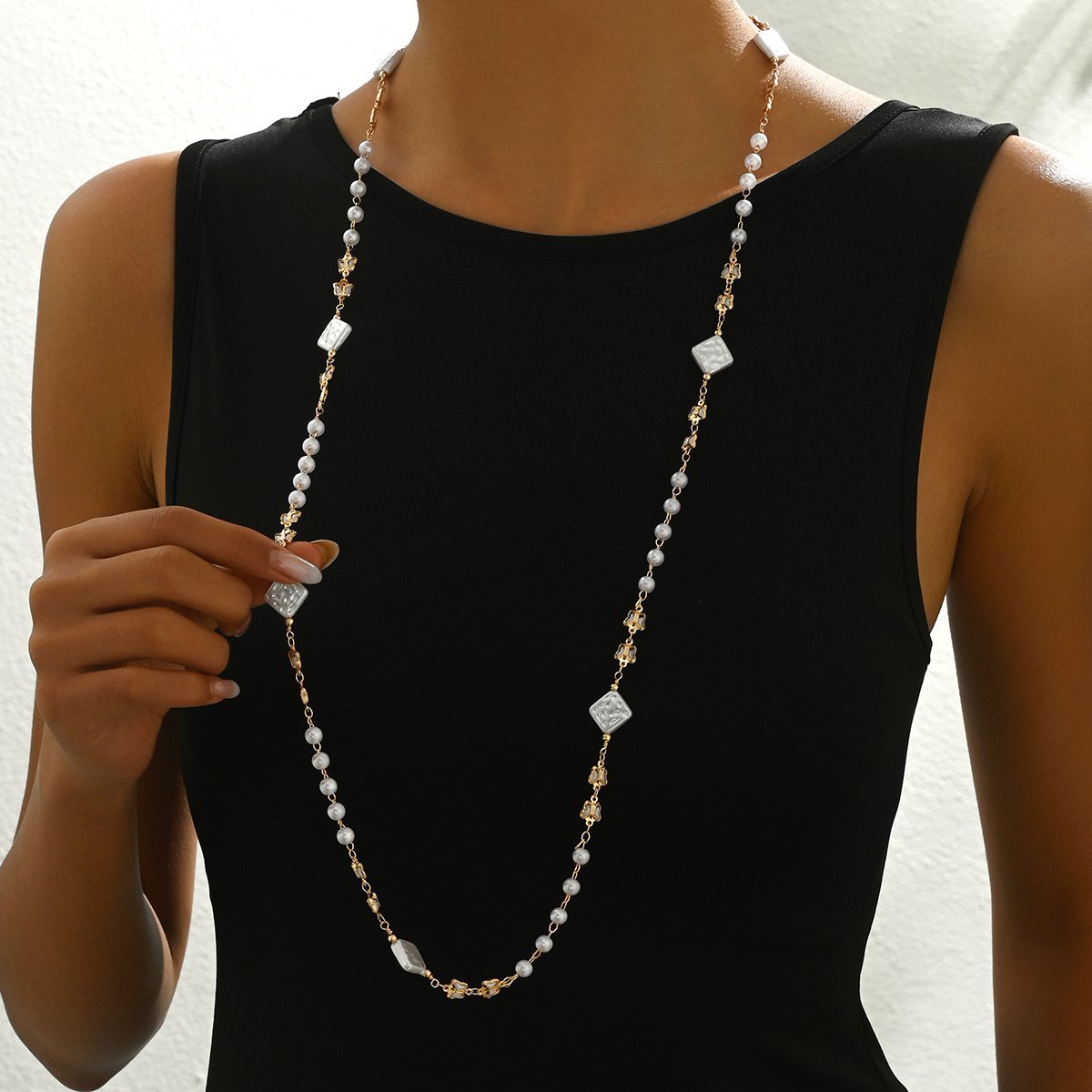 Elegant Double Layer Pearl And Square Bead Necklace - Stylish And Feminine Jewelry For Young Women - Image 4